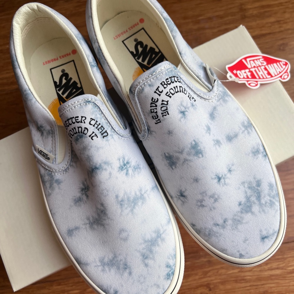 NWT Vans classic slip ons 8.5 w